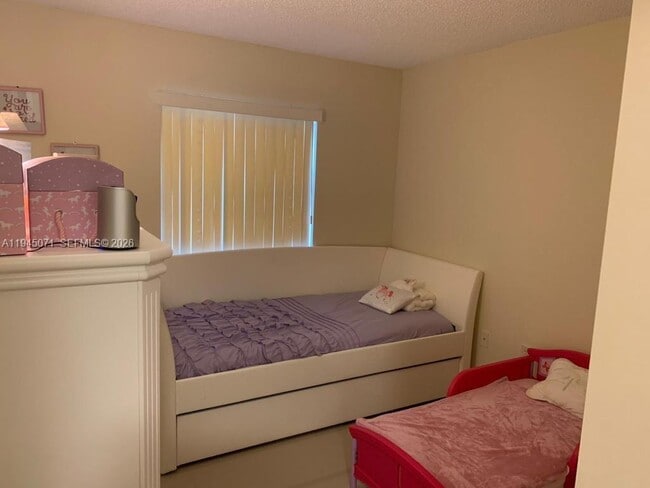 Building Photo - 240 NW 114th Ave