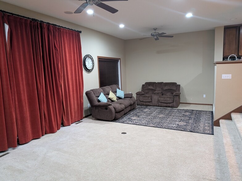 Building Photo - 5021 Dunkirk Pl N