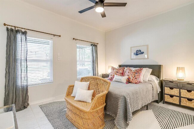 Building Photo - Charming 2-Bed, 2-Bath Gem with Granite Co...