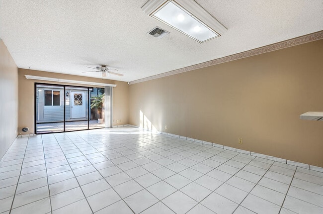 Building Photo - 6378 Moseley St