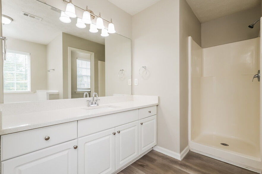 Building Photo - 154 Vinings Dr