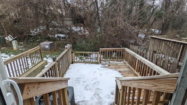 Building Photo - 829 Gallows Ct