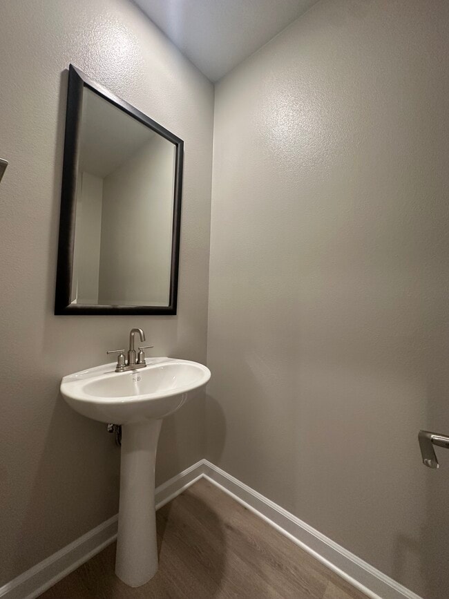 Building Photo - 2055 Woolem Pl