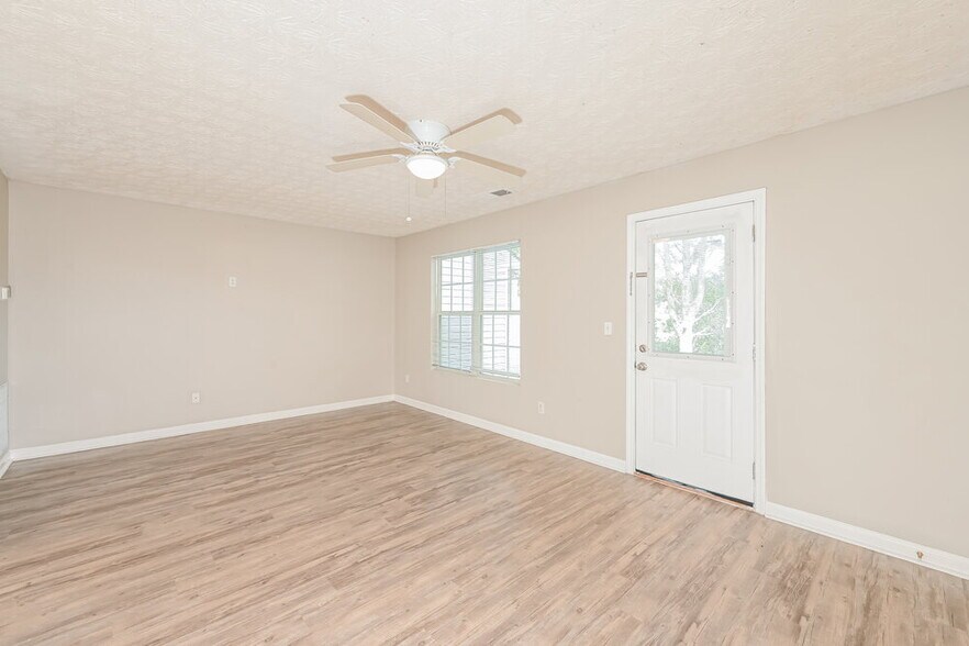 Building Photo - 3915 Waldrop Ln