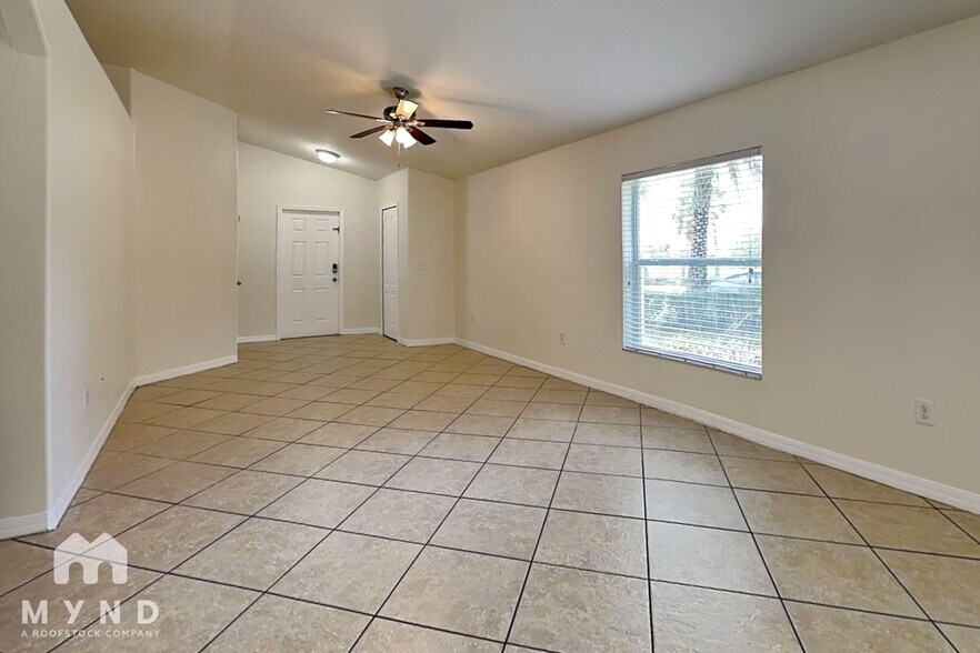 Building Photo - 1212 Oak Pond St