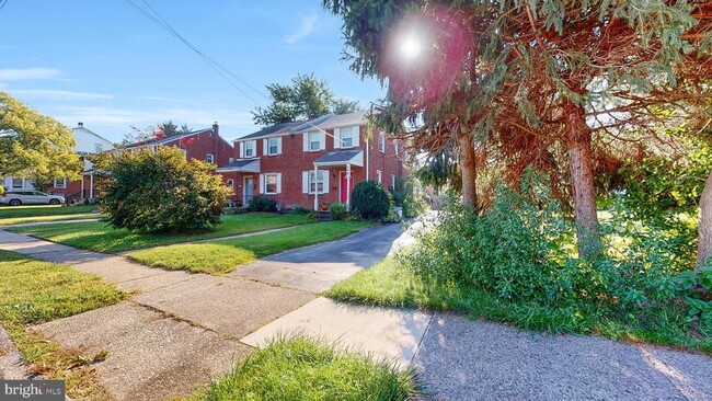 Building Photo - 769 Ardmore Ave