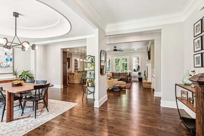 Building Photo - 1093 Country Ln NE