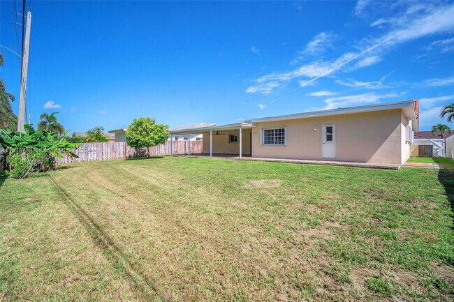 Building Photo - 13340 NW 8th Ct