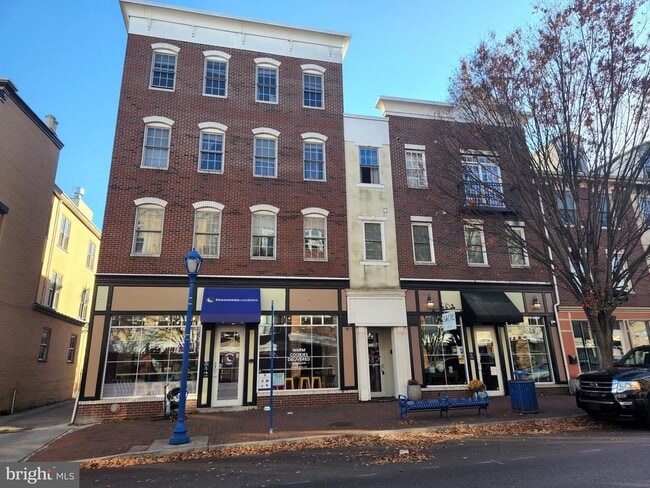 Building Photo - 154 Bridge St