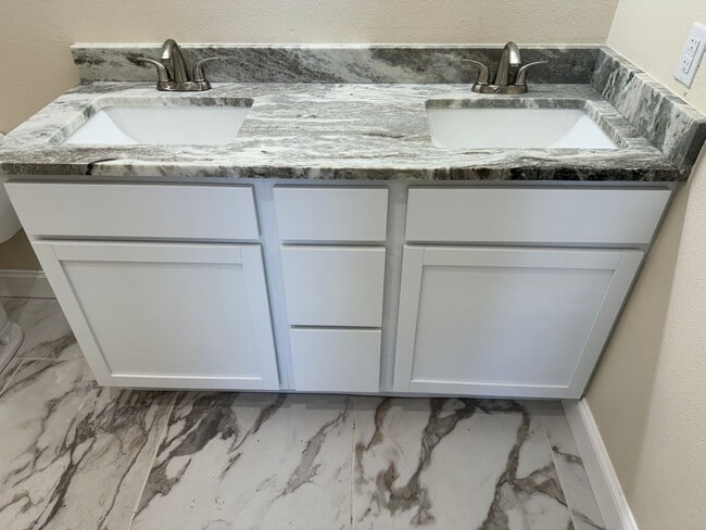 Building Photo - New Build - Peaster ISD - HIGH CEILINGS - WATER INCLUDED