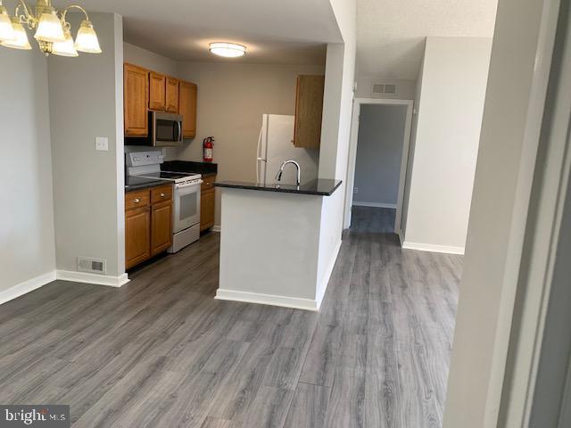 Building Photo - 805 Augusta Cir