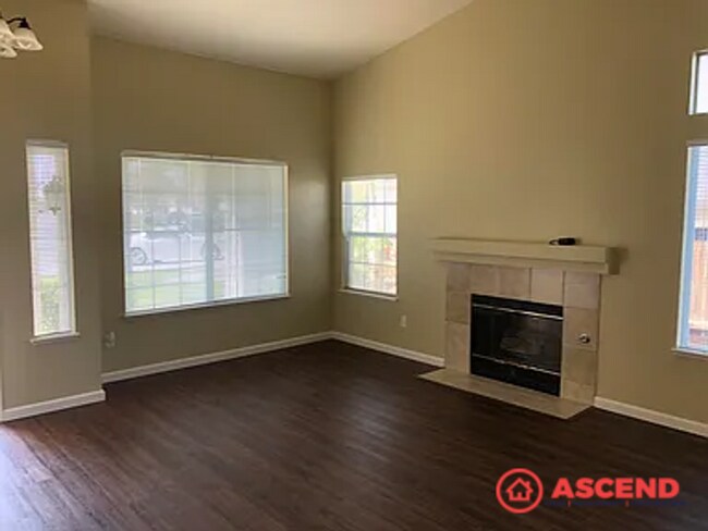 Building Photo - Fantastic Home Located In Rosedale!