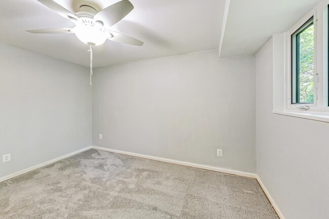 Building Photo - 10501 Montrose Ave