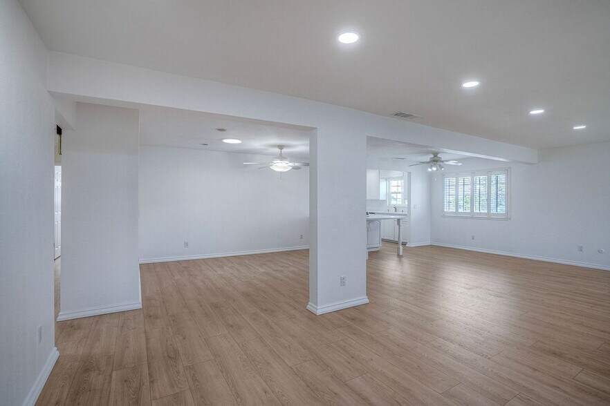 Building Photo - 2511 Meadow Lark Dr
