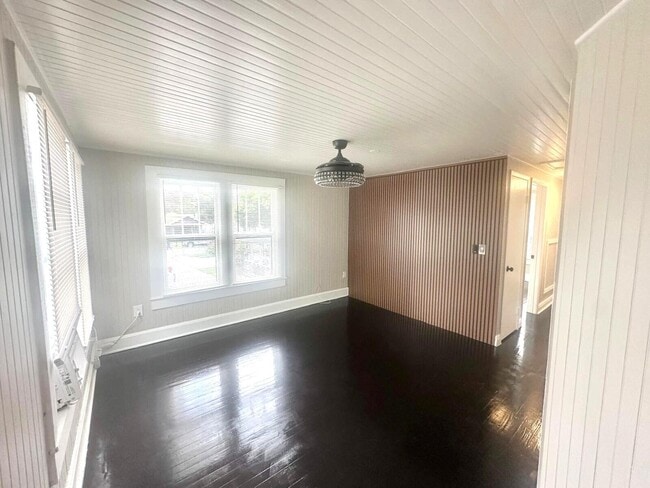 Building Photo - 136 N 15th St