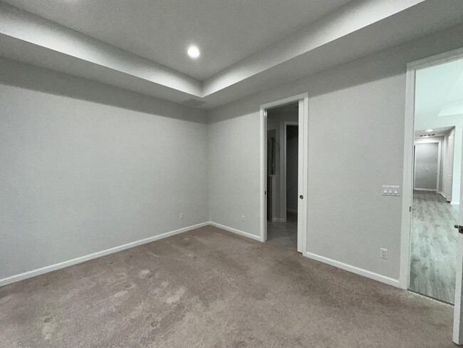 Building Photo - 319 Flip Flop Ct