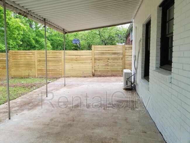 Building Photo - 621 Arlington Ave