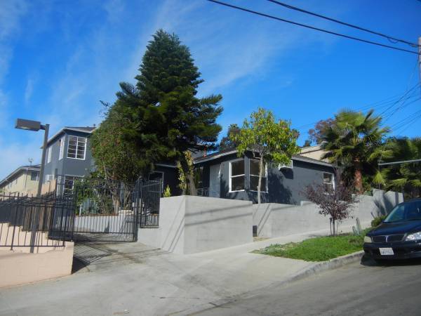 Building Photo - 1313 Douglas St