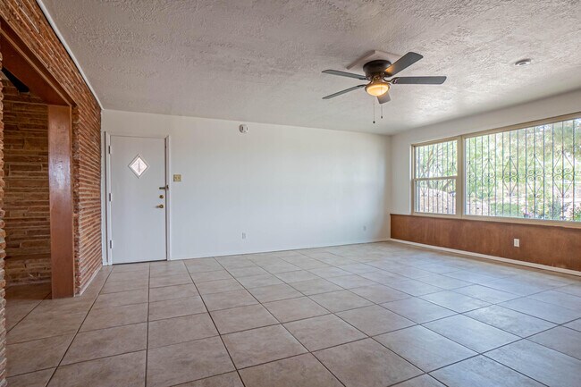 Building Photo - 4200 N Stanton St
