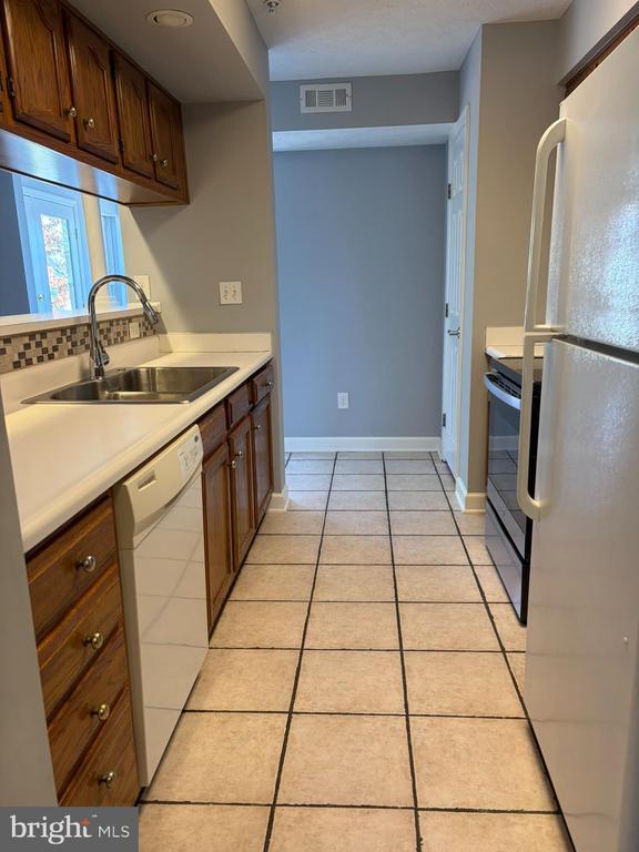 Building Photo - 1401 Sage Ln