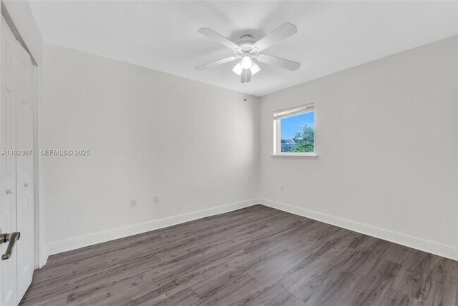 Building Photo - 13909 SW 86th Ct