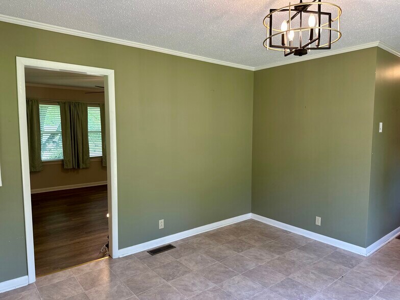 Dining Room - 9 Garden Ln