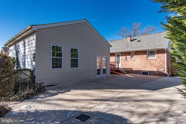 Building Photo - 3271 Annandale Rd