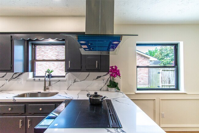 Building Photo - 11523 Bandlon Dr