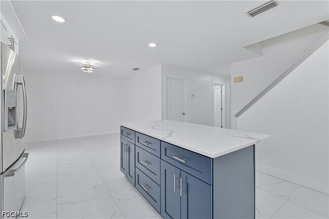 Building Photo - 17337 Phlox Dr