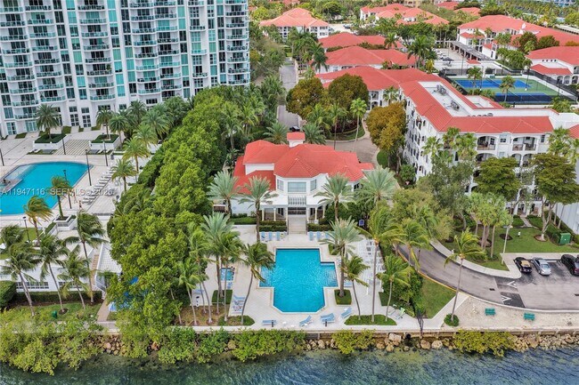 Building Photo - 3155 NE 184th St