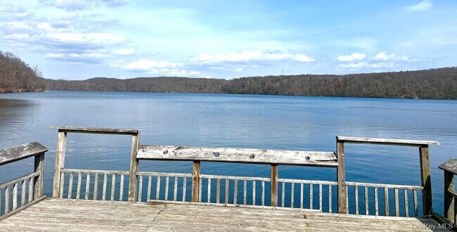 Building Photo - 495 Farmers Mills Rd