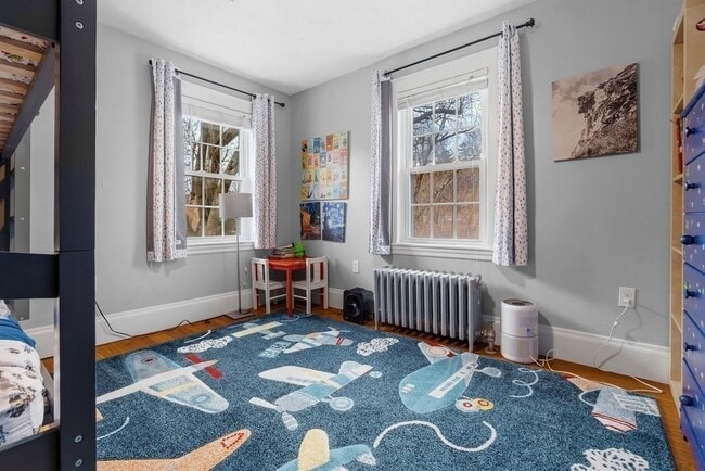 Building Photo - 859 Fellsway W