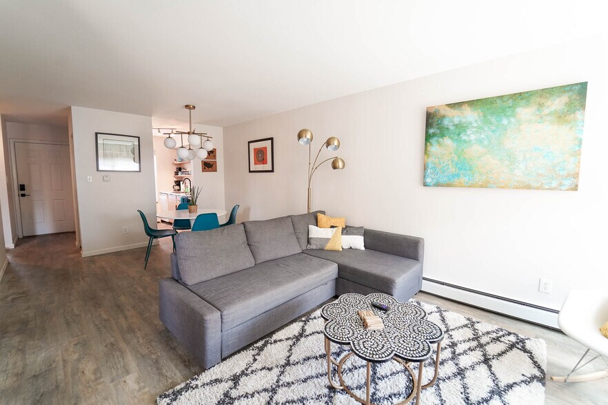 Building Photo - 4535 North Carefree Circle