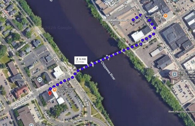 Building Photo - 3 Bed 1 Bath overlooking historic Grand Ave Available June 1st!