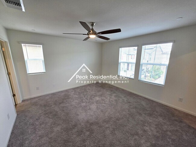 Building Photo - Only 2 years new. 3-bedrooms in Elk Grove
