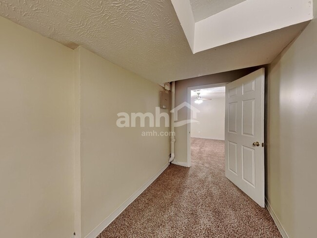 Building Photo - 2717 Oak Meadow Ln