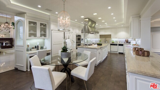 Building Photo - 3016 Elvido Dr