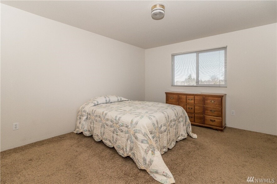 Bedroom 1 - 5031 Sunnyside Blvd