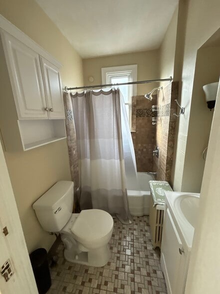 Bathroom - 520 Cinnaminson Ave