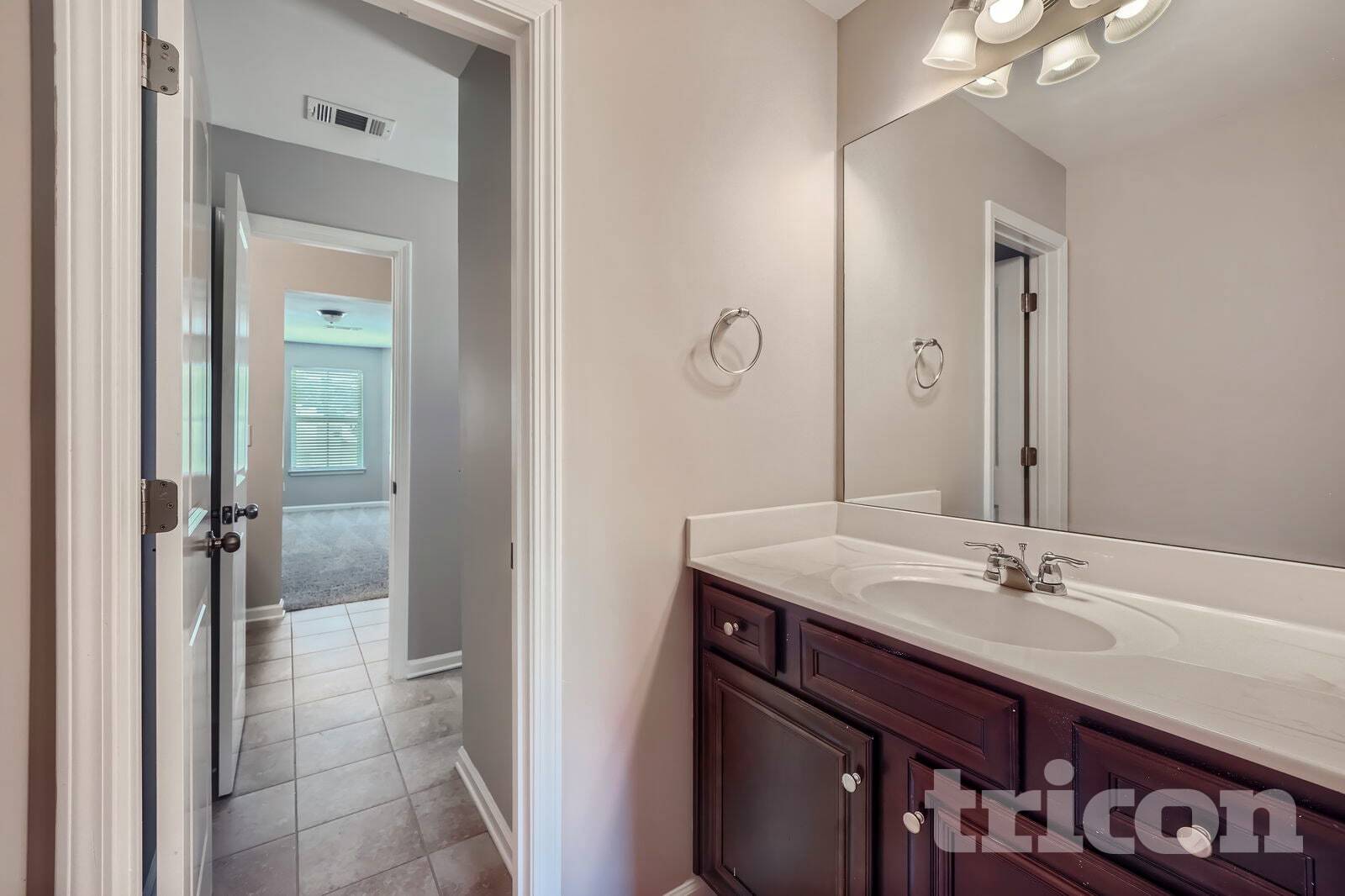 Building Photo - 8000 Hillside Climb Wy