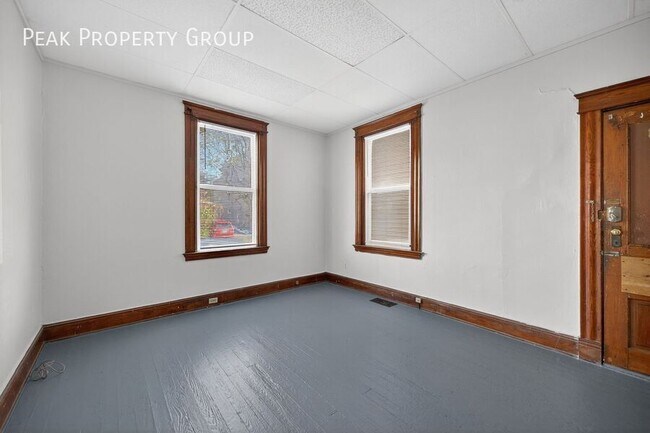 Building Photo - 2339 Rohs St