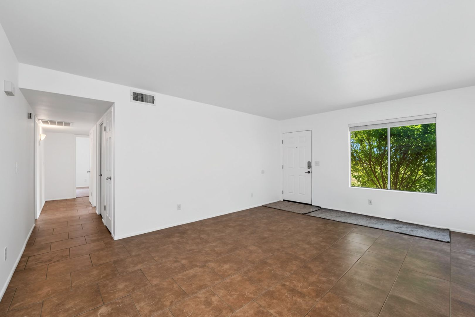 Building Photo - 1336 N 85th Pl