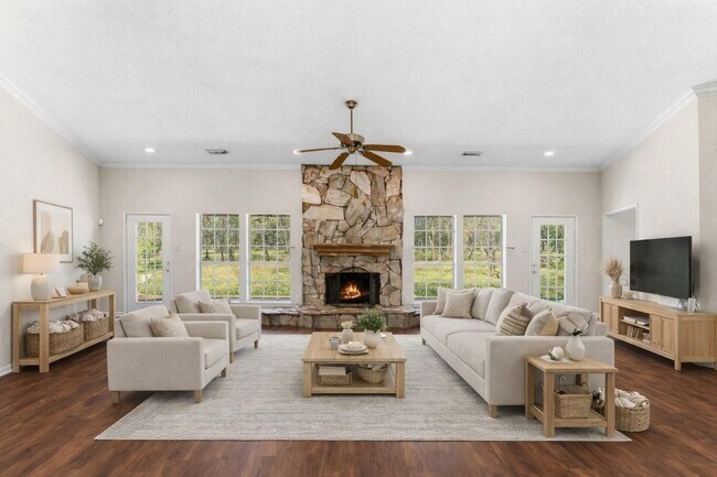 Building Photo - 7825 Hughes Ranch Rd