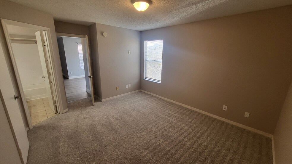 Building Photo - 5140 Conroy Rd