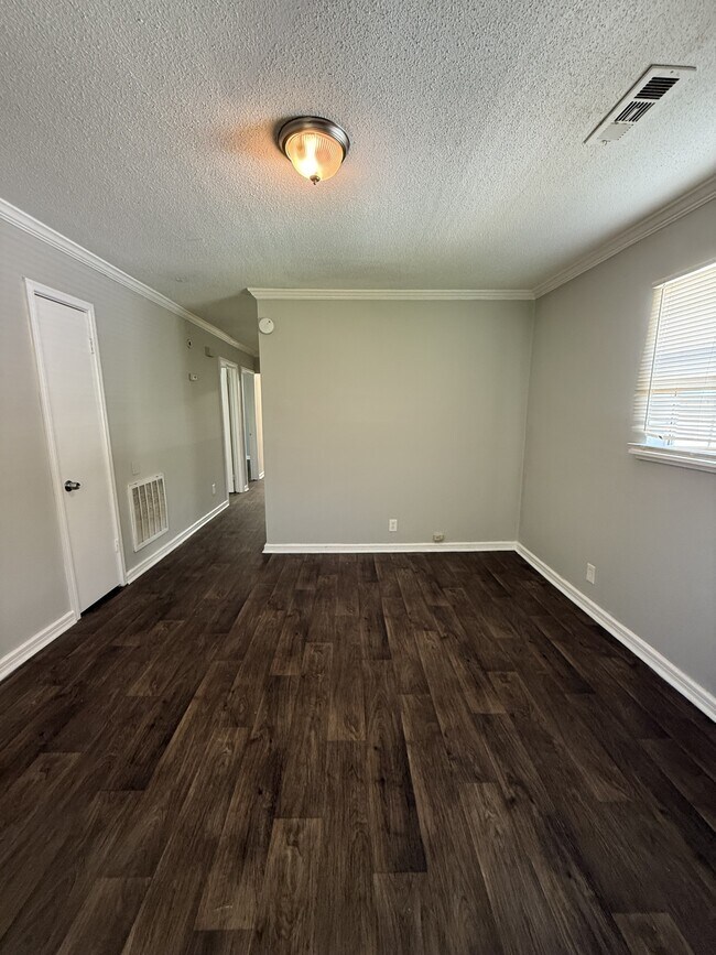 Building Photo - 3729 Maple Ave SW