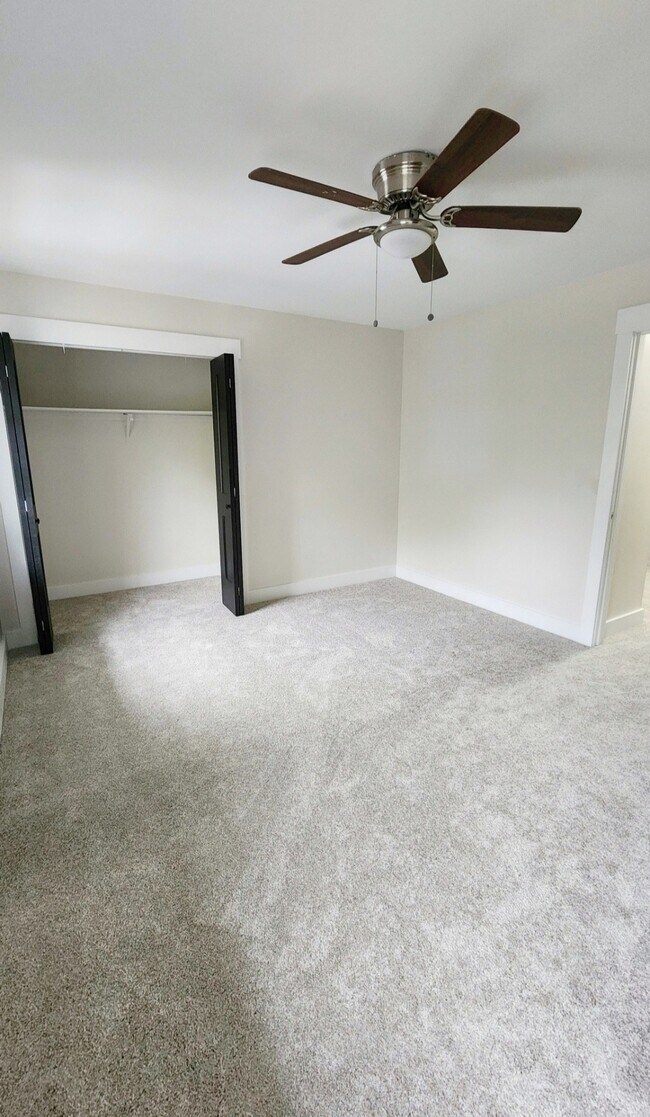 Building Photo - 178 Heritage Cir