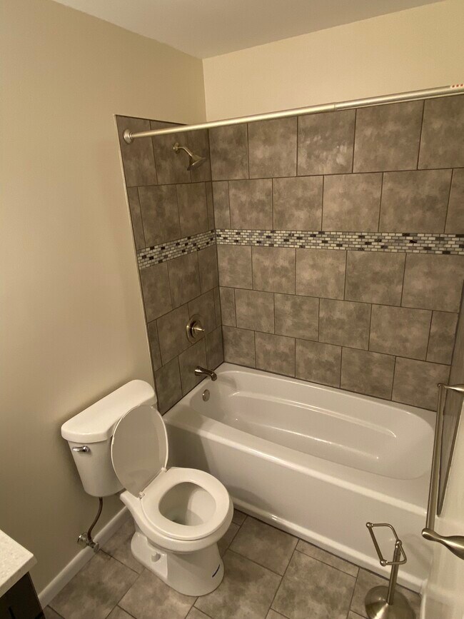 Building Photo - 7687 Brams Hill Dr