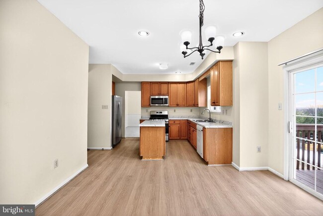 Building Photo - 2002 Archer Ct