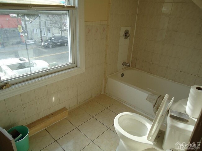 Building Photo - 386 New Brunswick Ave