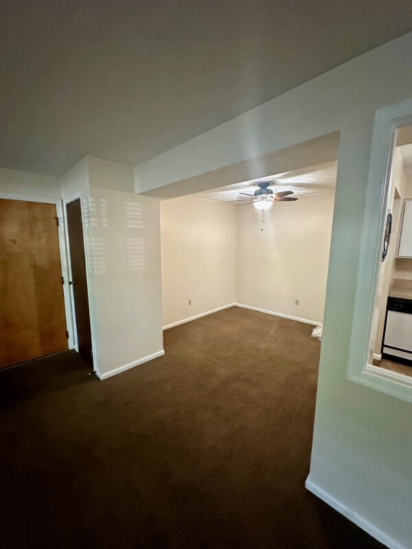 Building Photo - 1490 Slade Ave